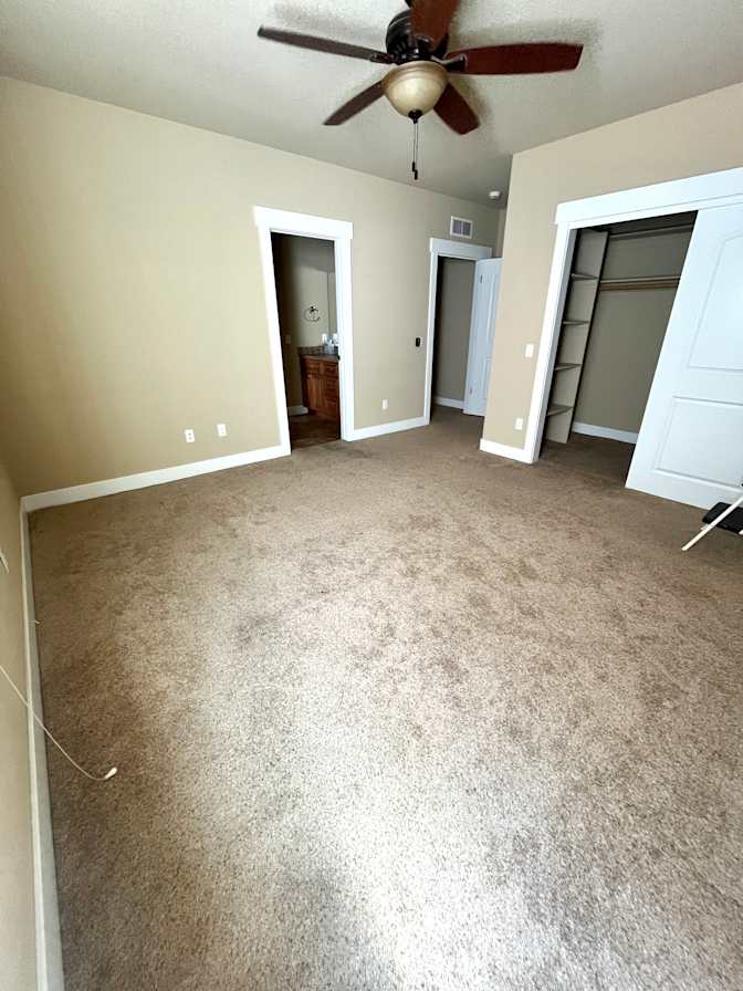 2 room bathroom private living room