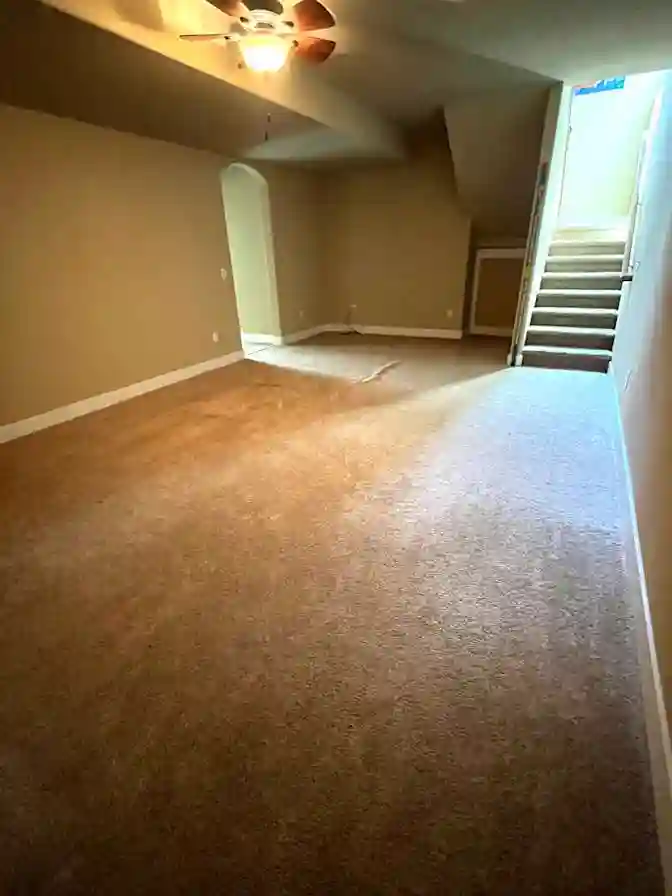2 Bd/1 Bth + private LR for rent