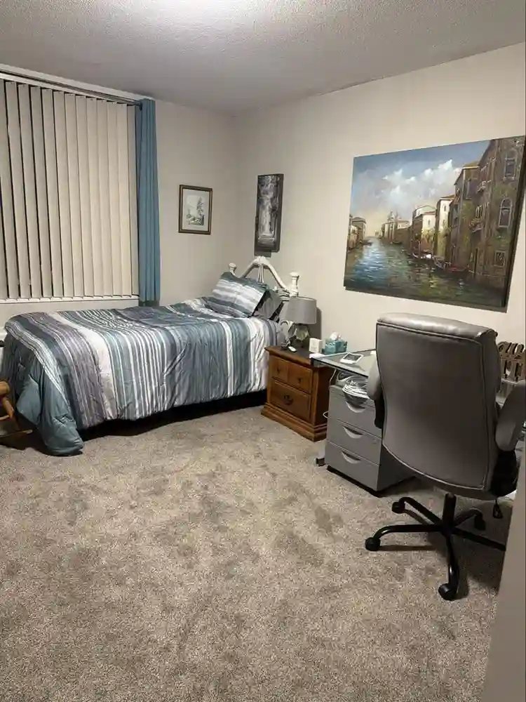 Fur
nished room in Steward Tower