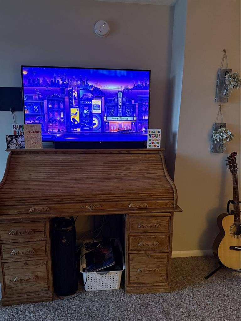 Fur
nished room in Steward Tower