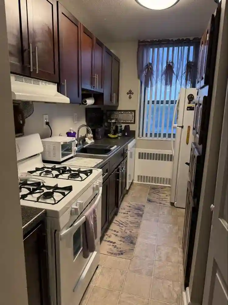 Fur
nished room in Steward Tower