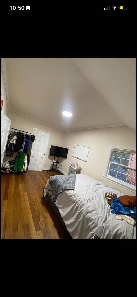 Female roommate needed (24/30 y/o)