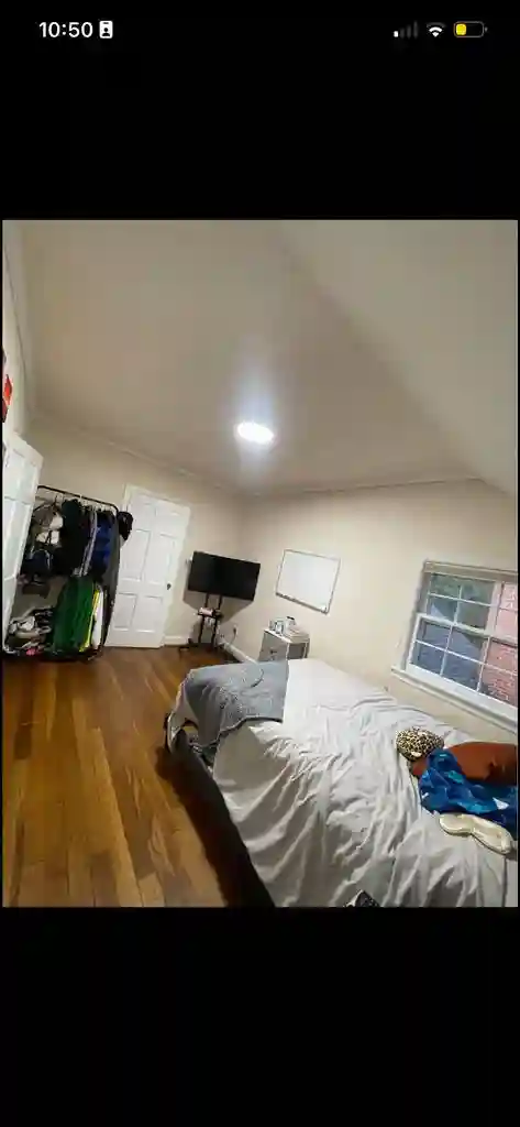 Female roommate needed (24/30 y/o)
