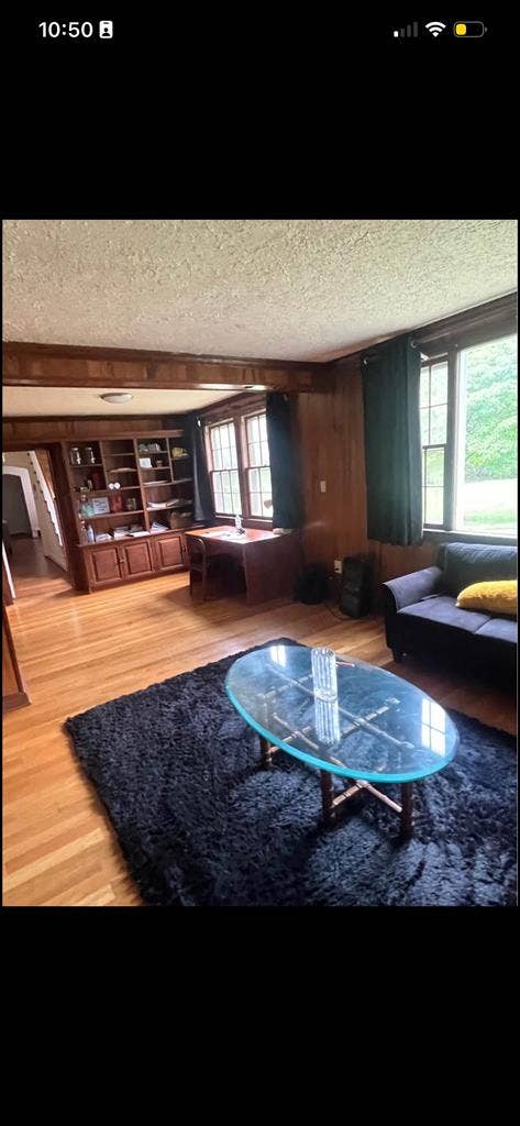 Female roommate needed (24/30 y/o)