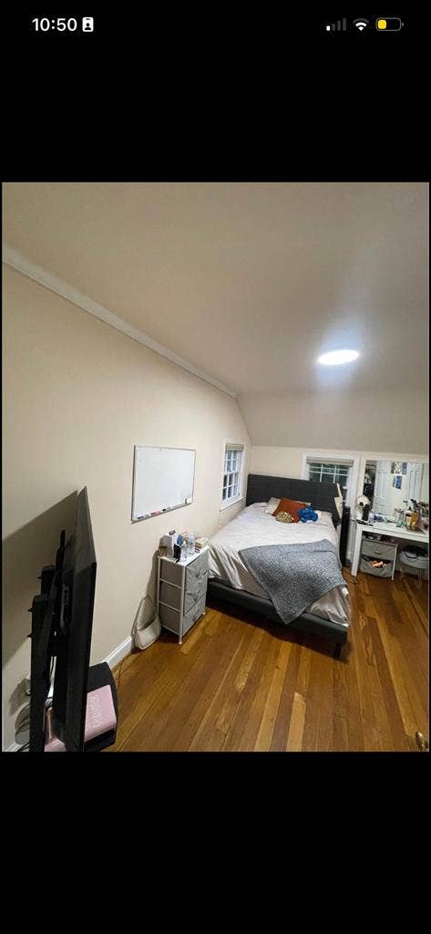 Female roommate needed (24/30 y/o)