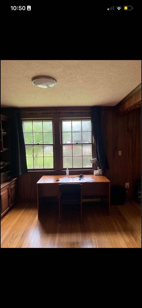 Female roommate needed (24/30 y/o)