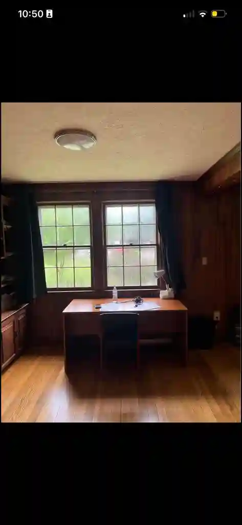 Female roommate needed (24/30 y/o)