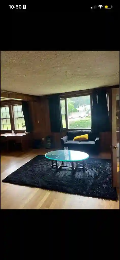 Female roommate needed (24/30 y/o)