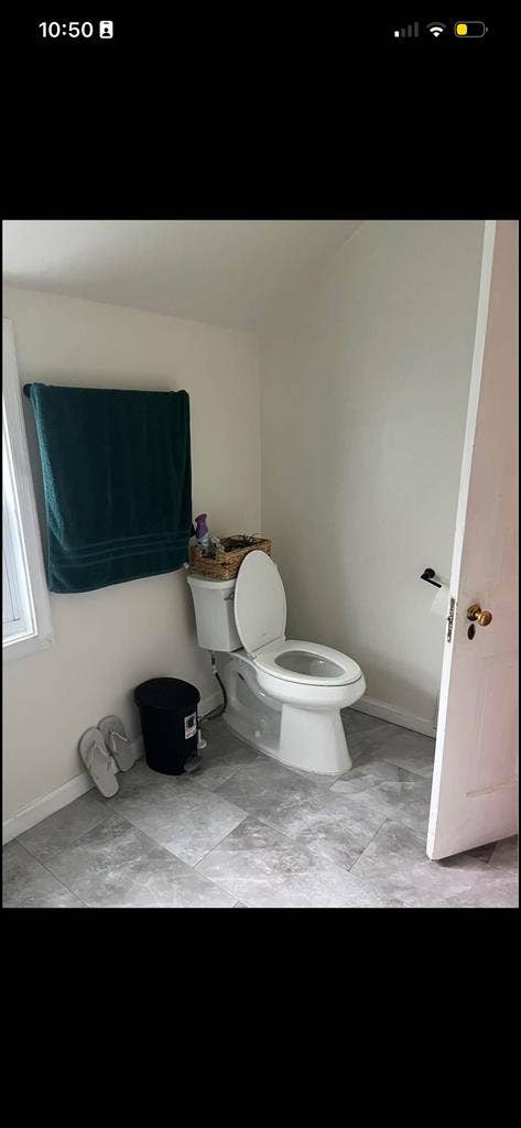 Female roommate needed (24/30 y/o)