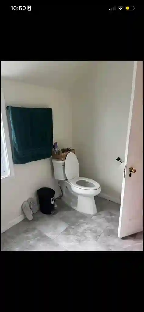 Female roommate needed (24/30 y/o)