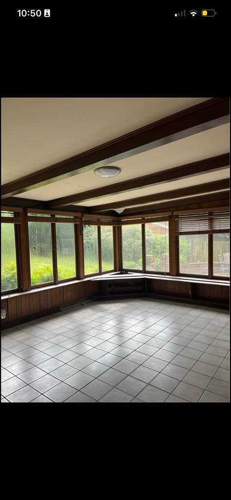 Female roommate needed (24/30 y/o)