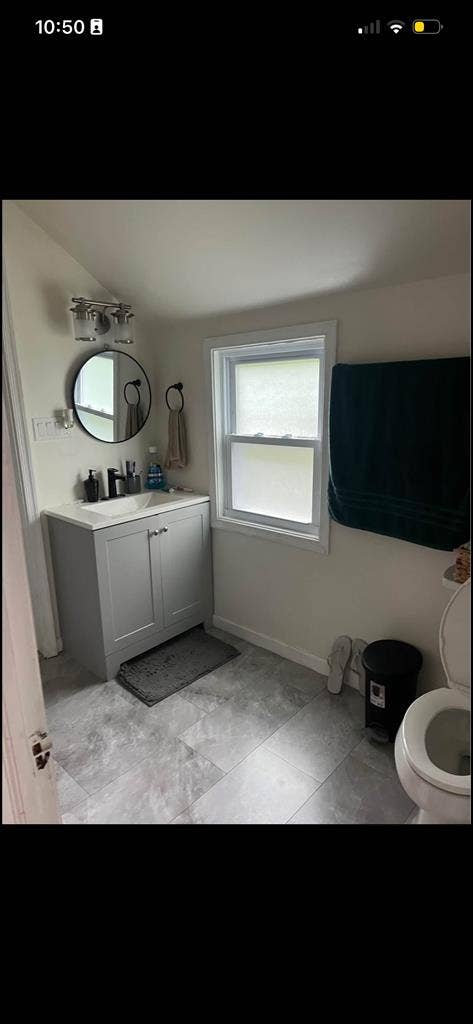Female roommate needed (24/30 y/o)