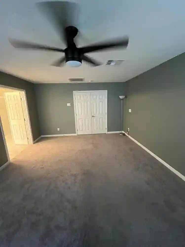 Private Large room on 3rd Floor
