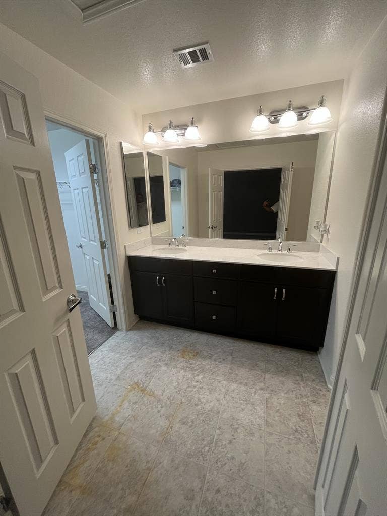 Private Large room on 3rd Floor