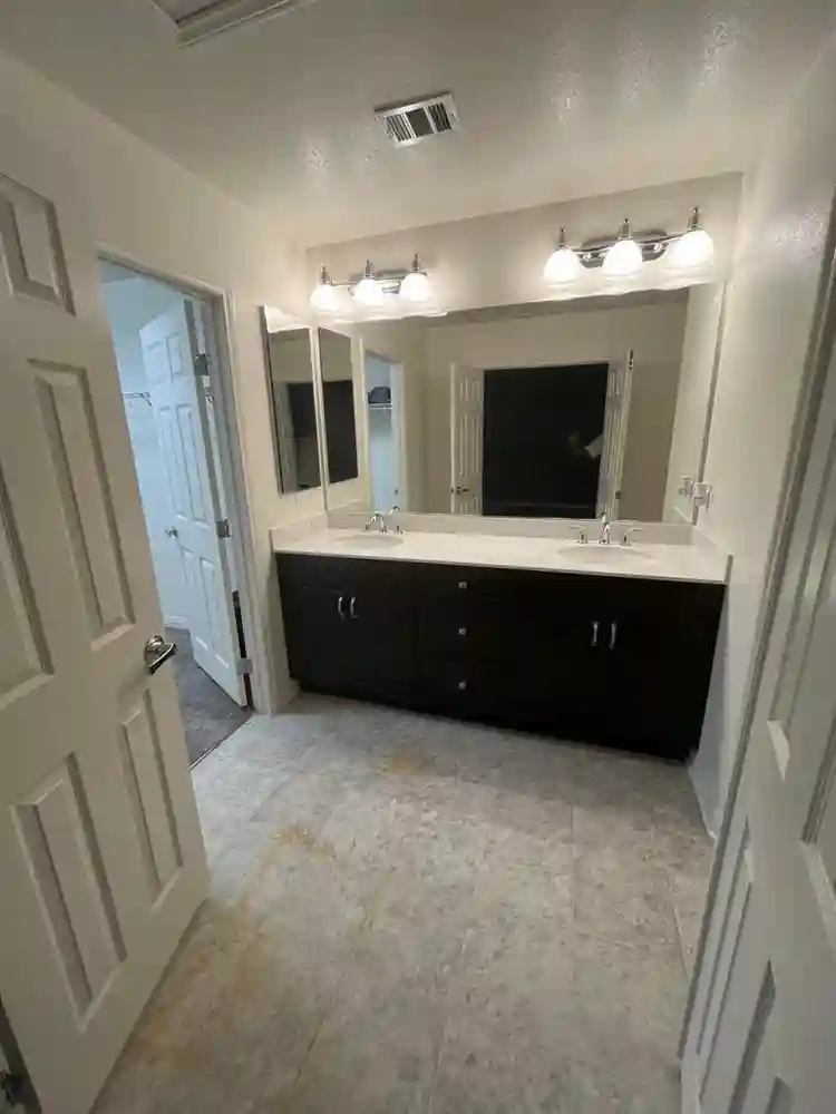 Private Large room on 3rd Floor