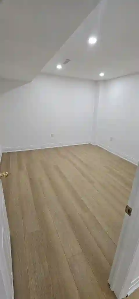 Spacious Newly Renovated 3-Bedroom