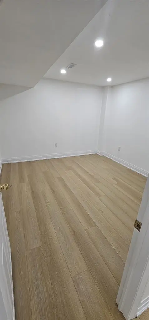Spacious Newly Renovated 3-Bedroom