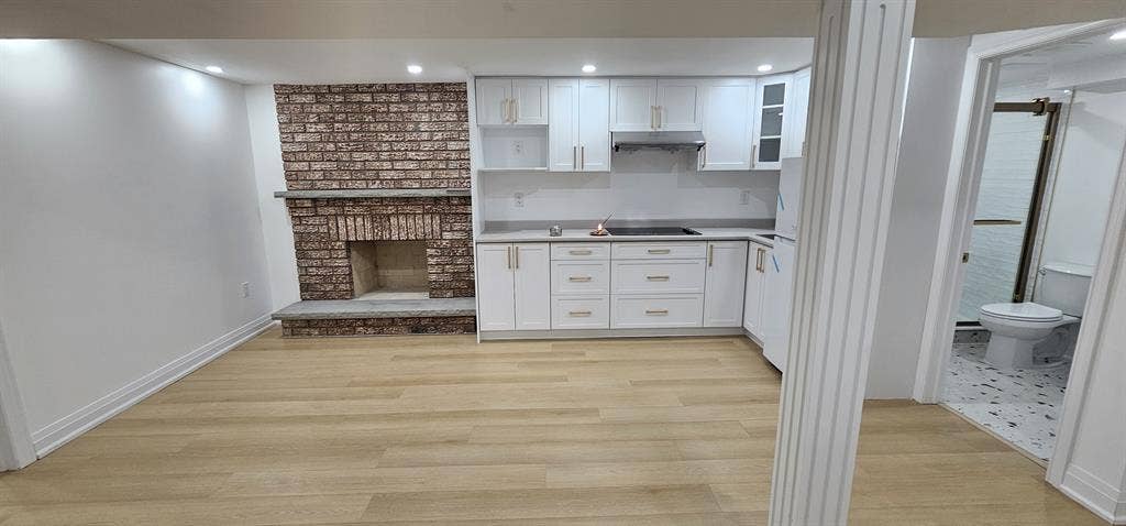 Spacious Newly Renovated 3-Bedroom