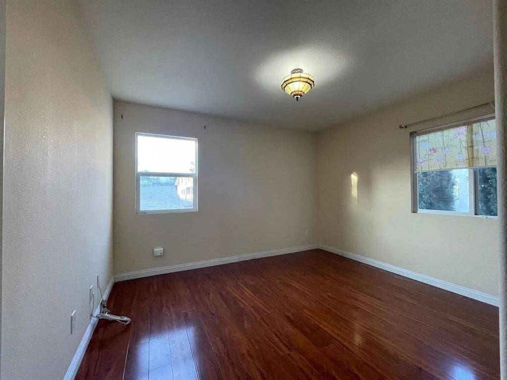 One bedroom w/bathroom in Pasadena