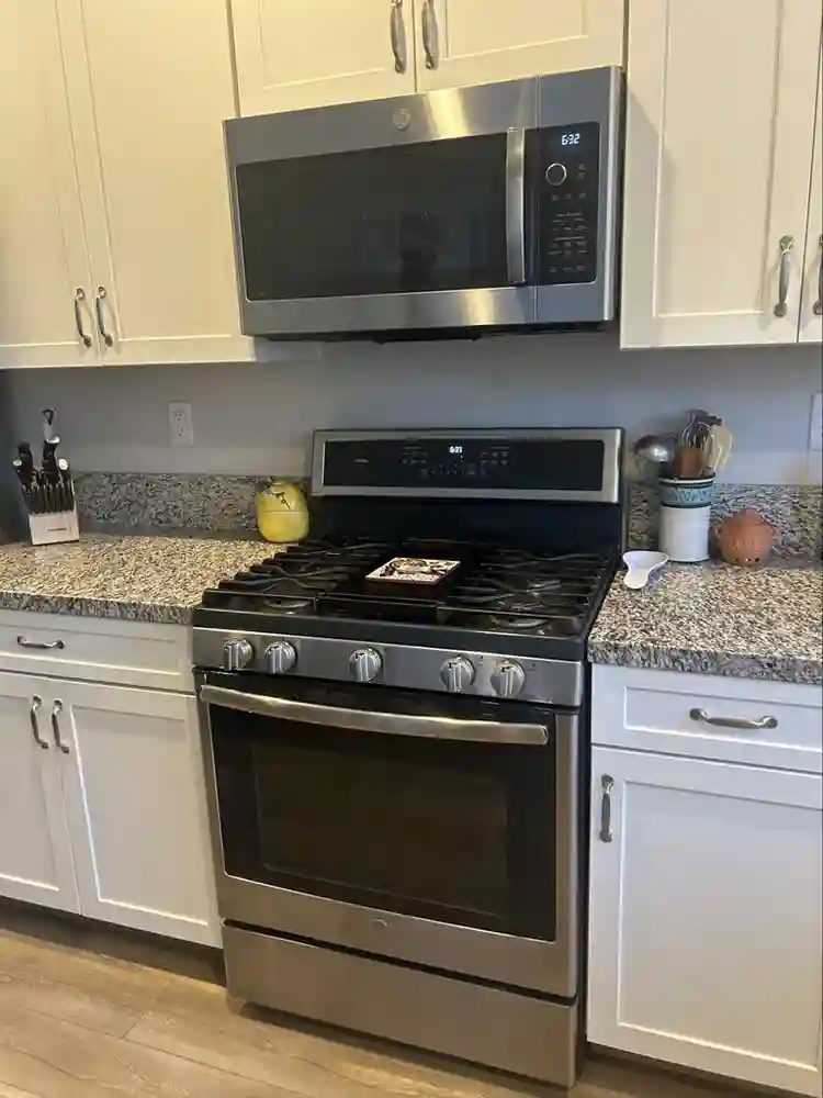 Furnished Room Includes Utilities
