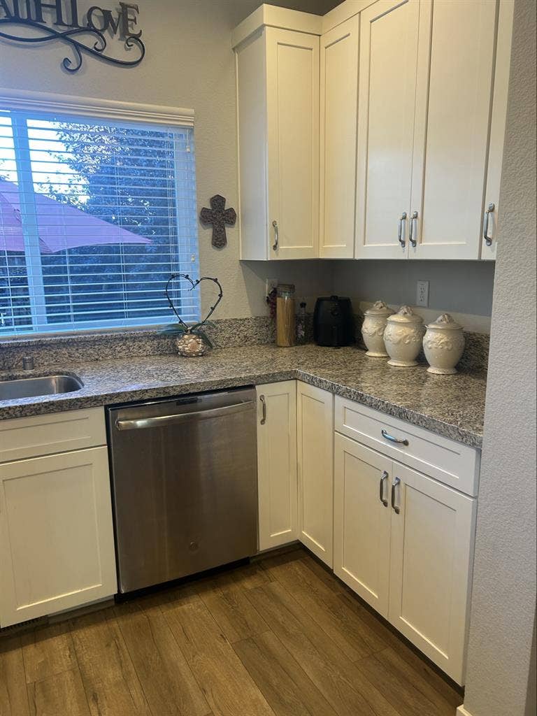 Furnished Room Includes Utilities