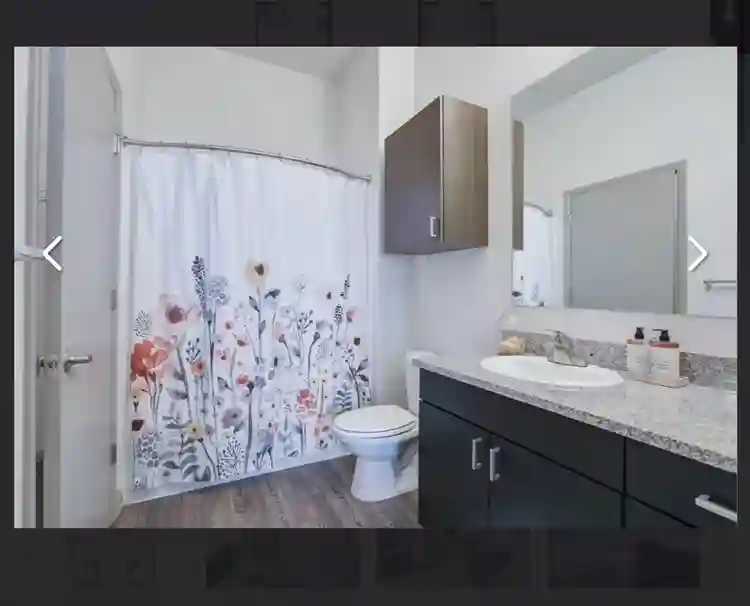 Room in charlotte townhome 4x4