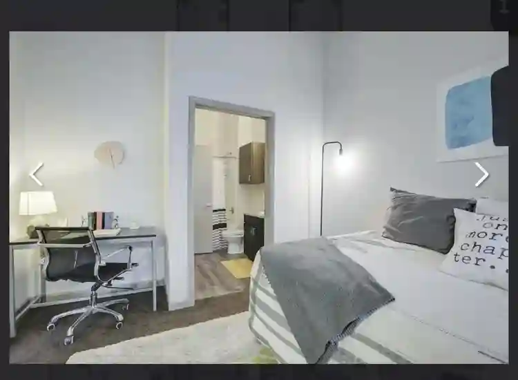 Room in charlotte townhome 4x4