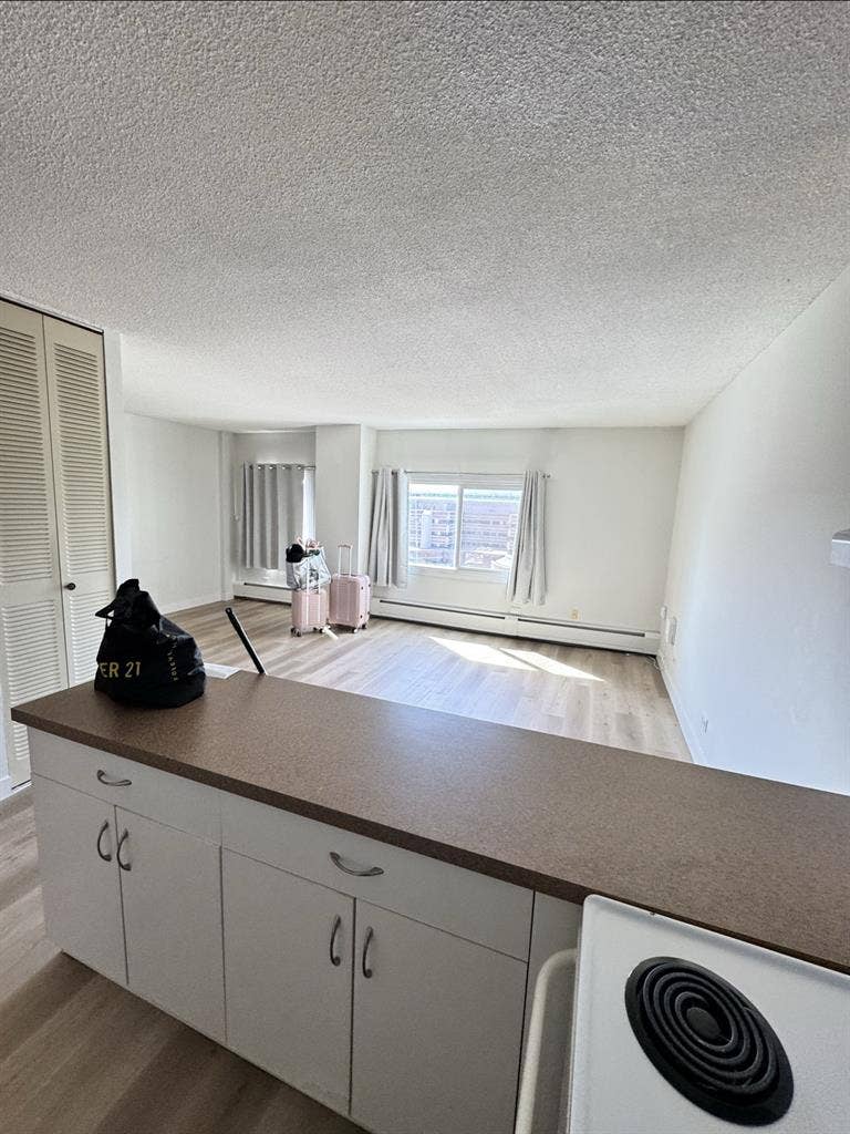 Lease takeover next to UofA