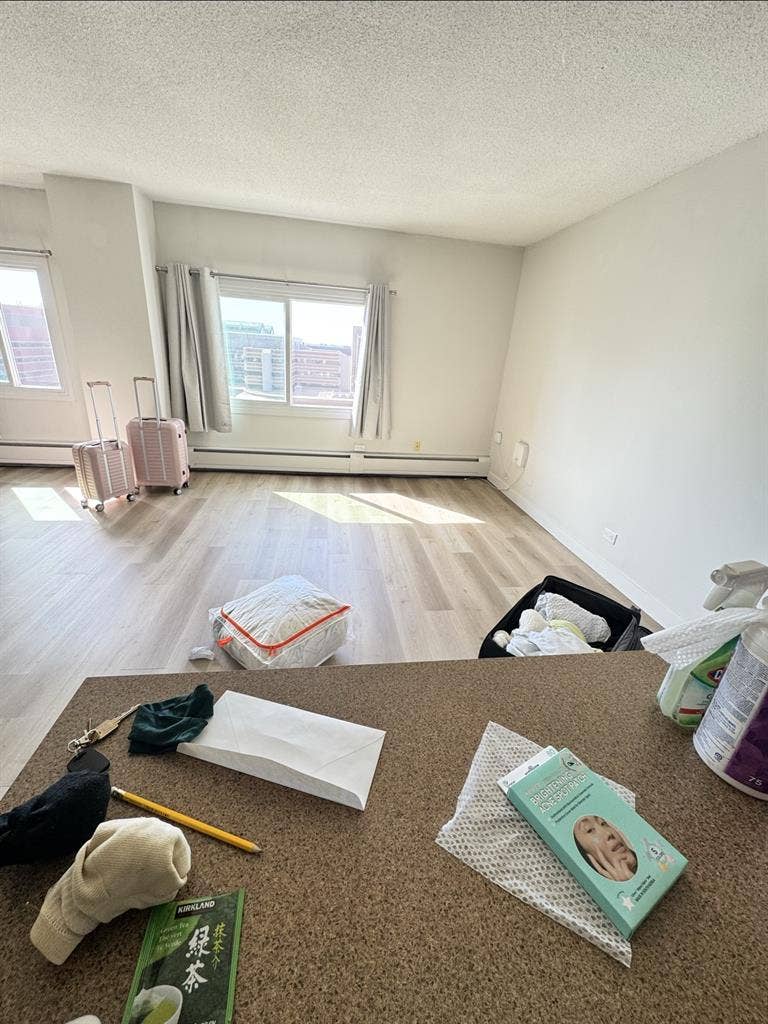 Lease takeover next to UofA