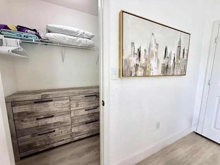 Winsor Hills Private Bedroom & Bath