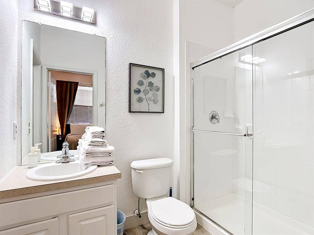 Winsor Hills Private Bedroom & Bath
