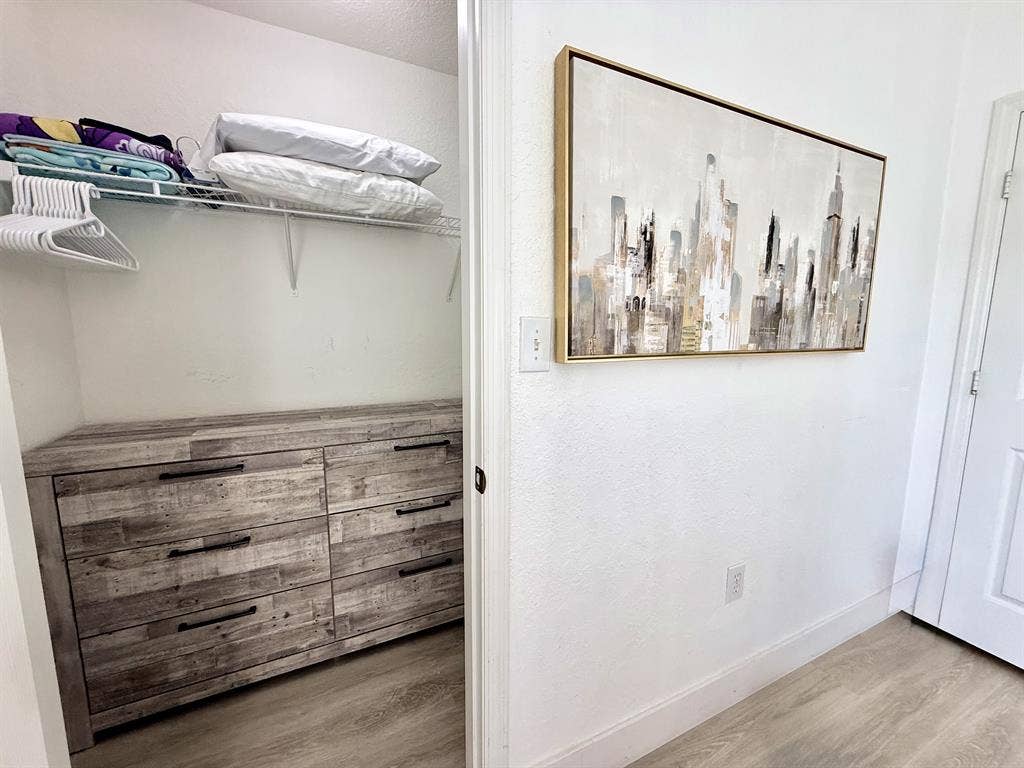 Winsor Hills Private Bedroom & Bath