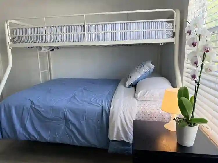 Winsor Hills Private Bedroom & Bath