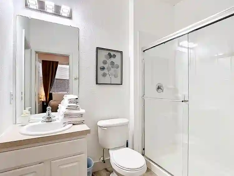 Winsor Hills Private Bedroom & Bath
