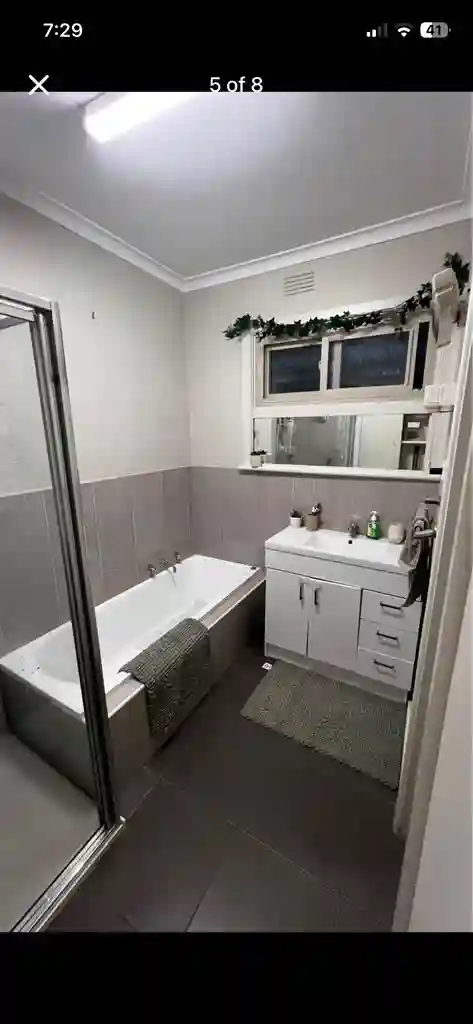ROOM AVAILABLE SEAFORD