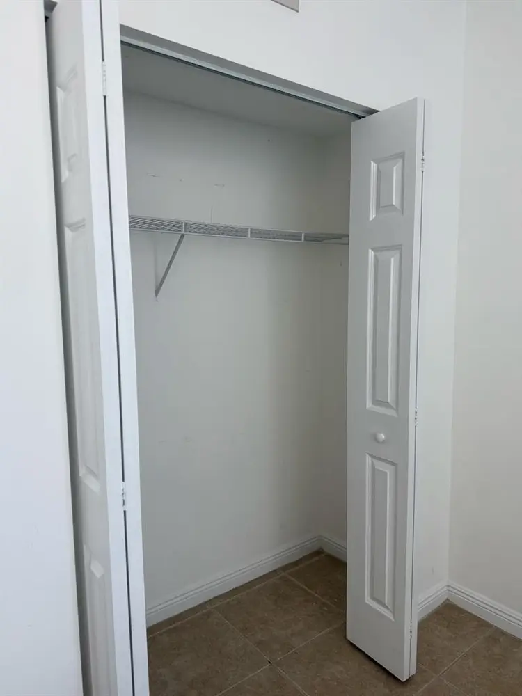 Room for rent in Hallandale