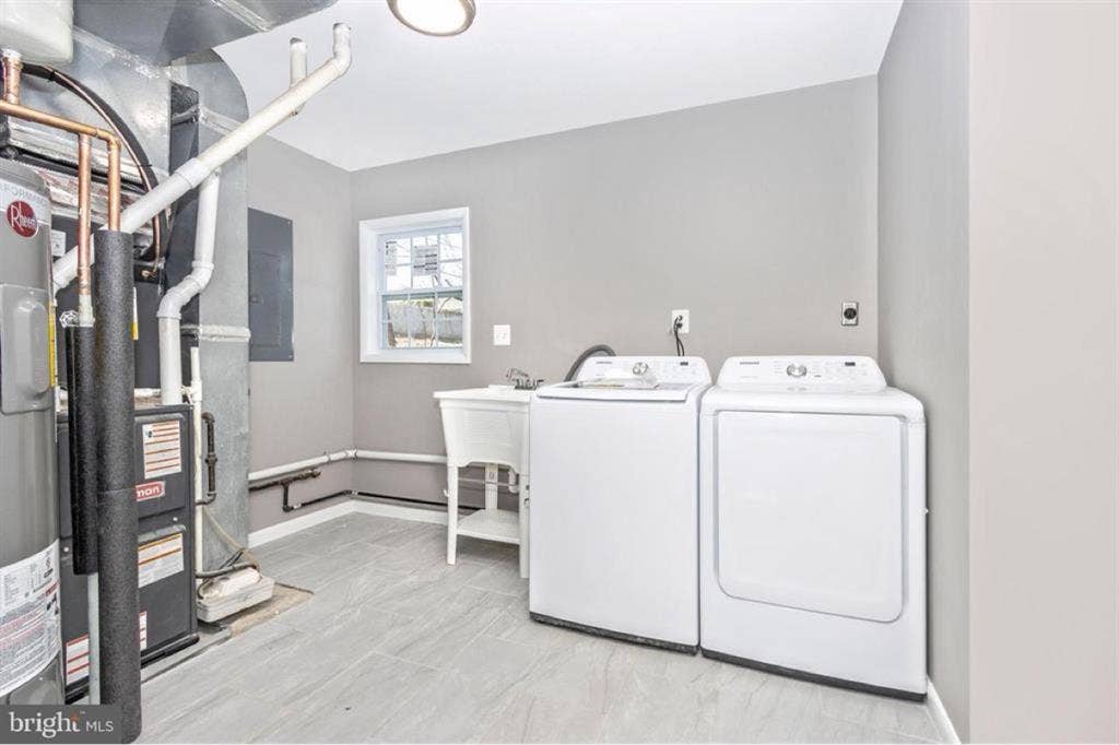 Room available in Spacious home