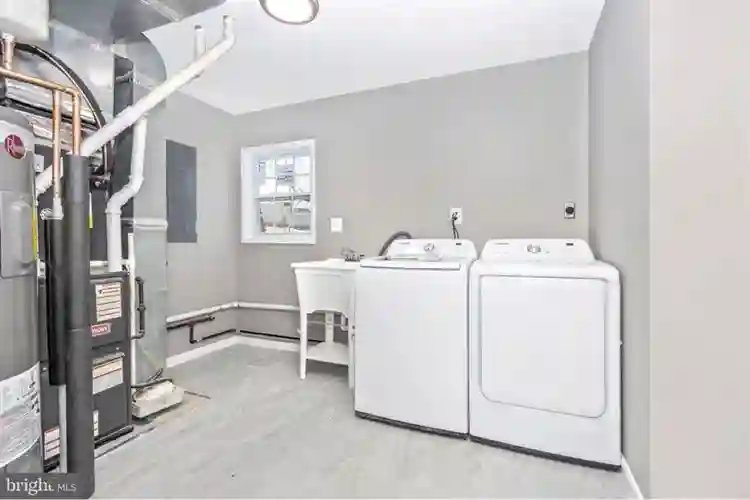 Room available in Spacious home