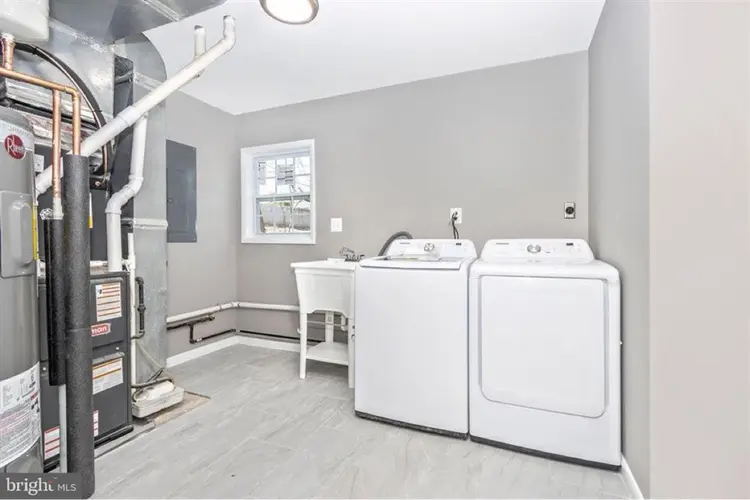 Room available in Spacious home