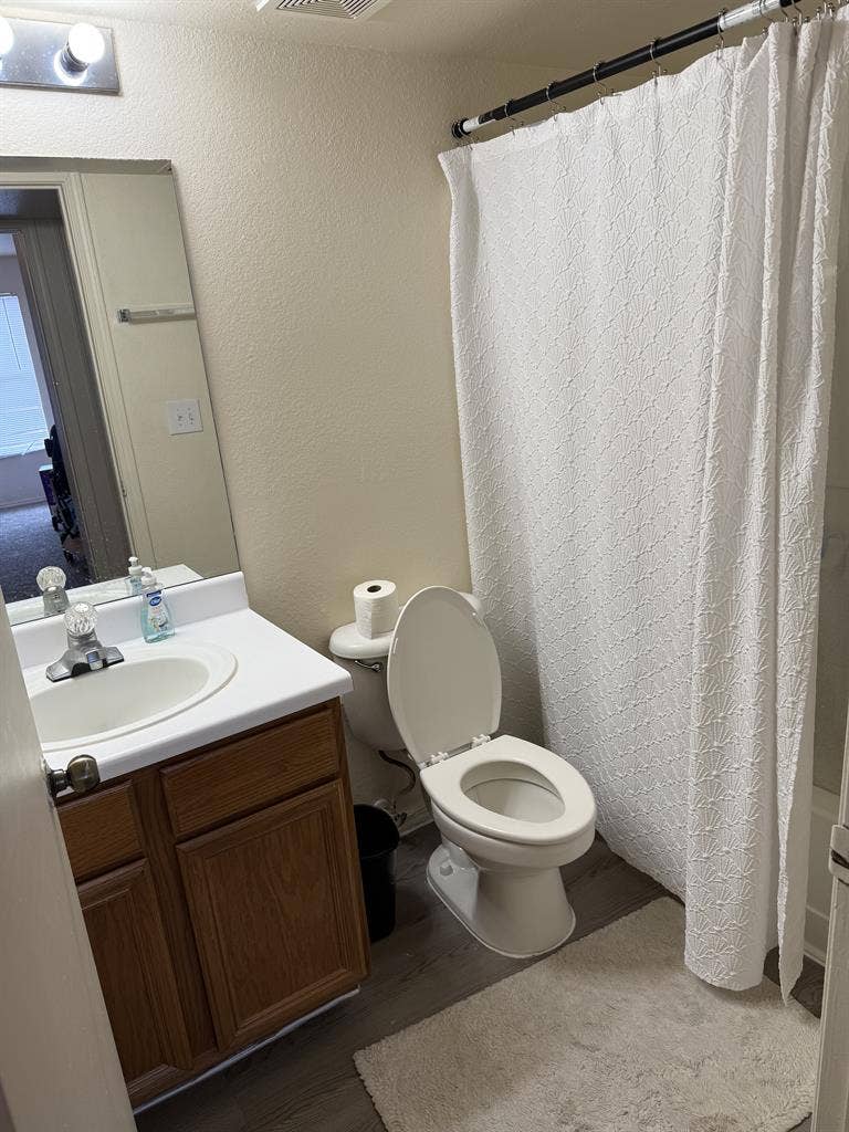 Take over lease. 2 bed 2 bath.