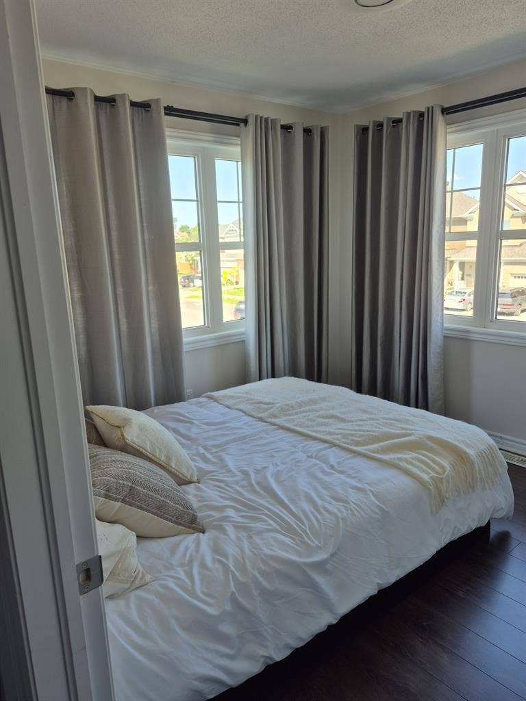 Room for rent in a single house