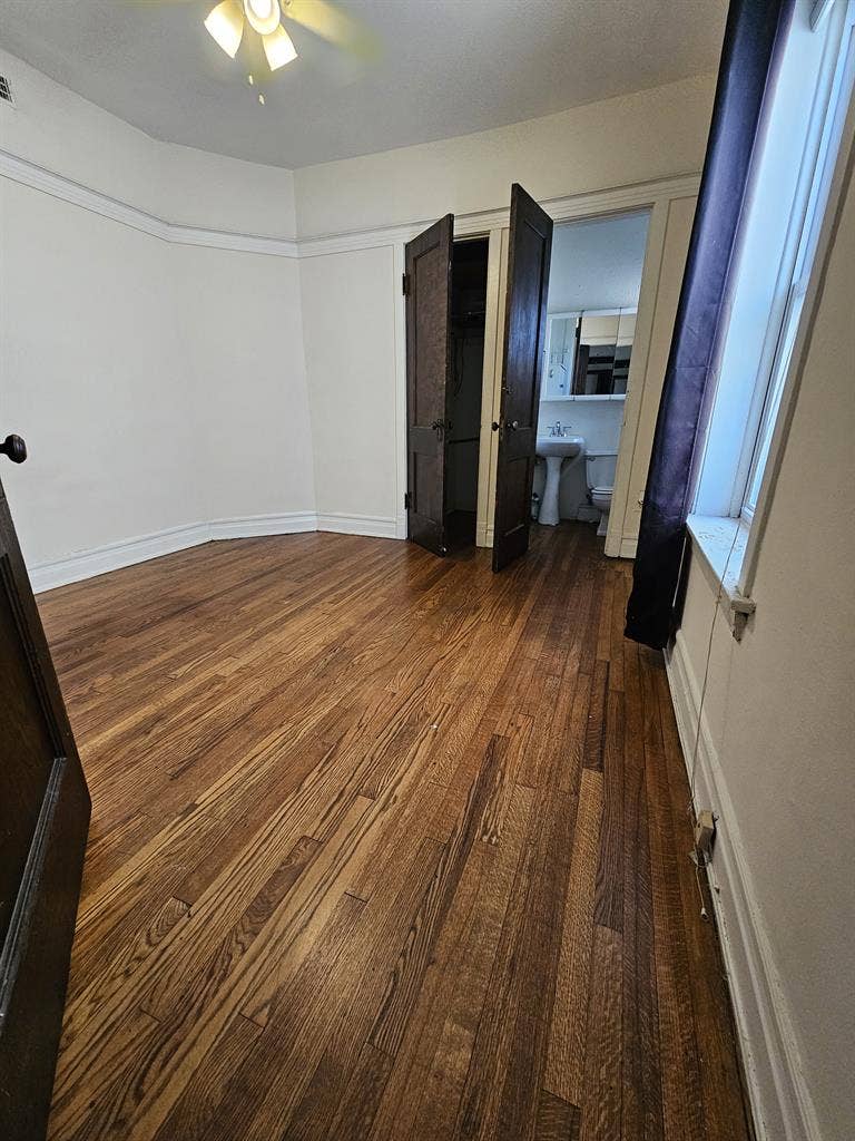 Looking for Potential Roommate