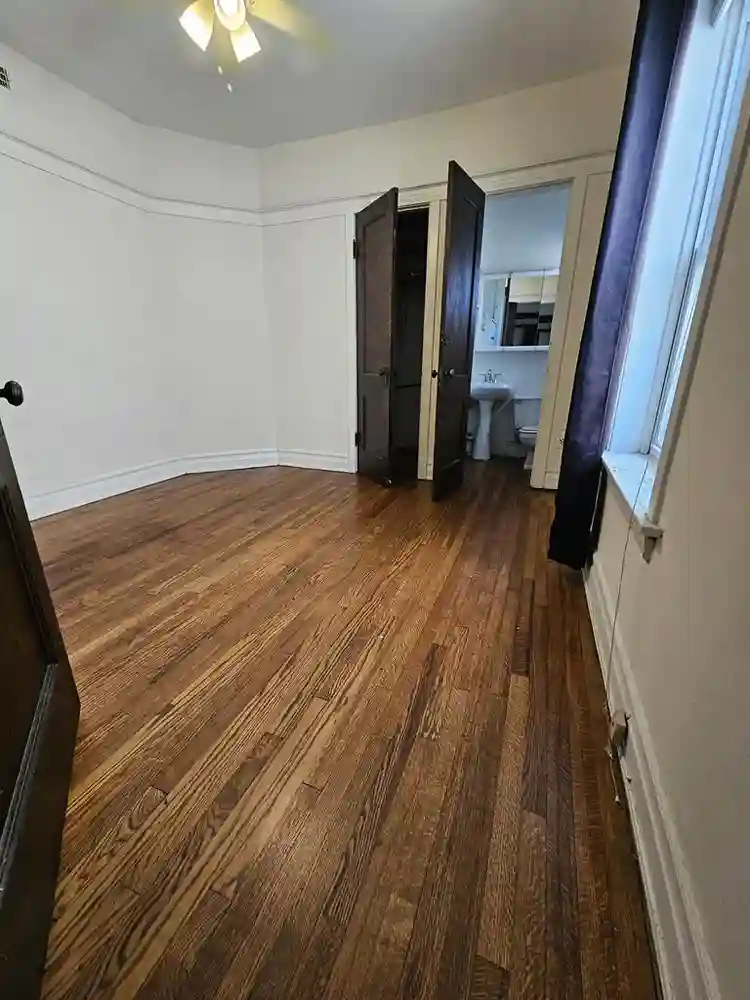 Looking for Potential Roommate