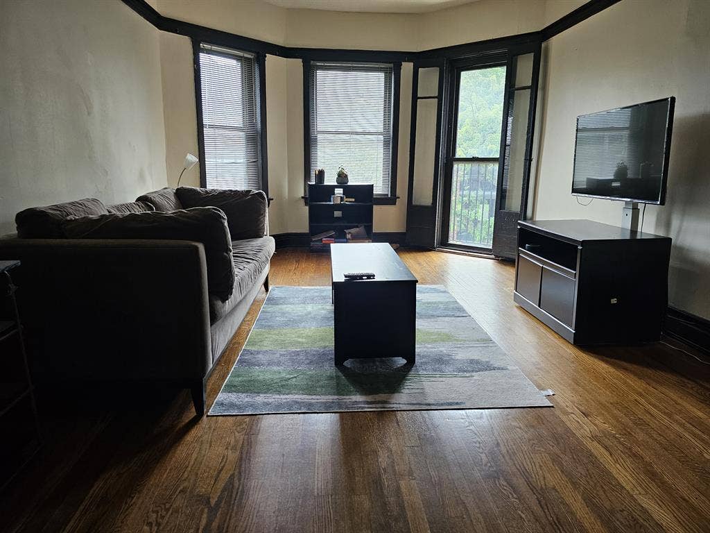 Looking for Potential Roommate