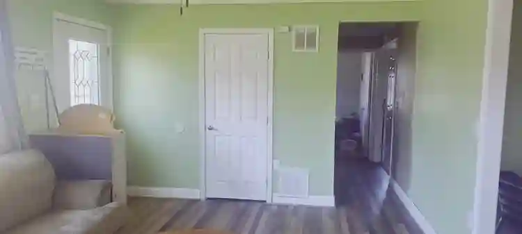 IN NEED OF ROOMATE