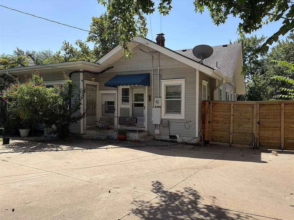 Room in house for rent