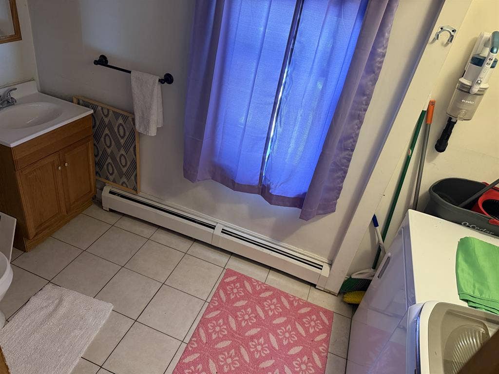 Rooms available in East Hartford