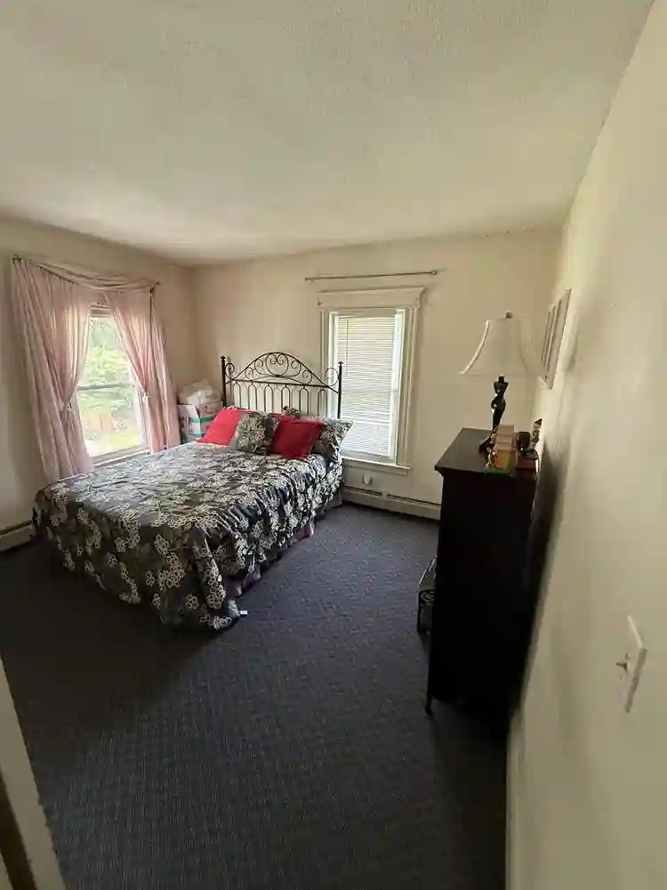 Rooms available in East Hartford