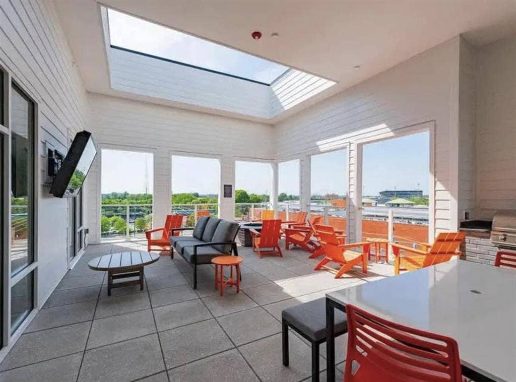 Private 1BR/1BA in Luxury 2BR