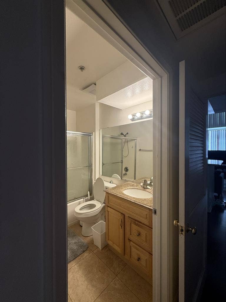 Room Available 3BR/3BA Sep1-N0v30